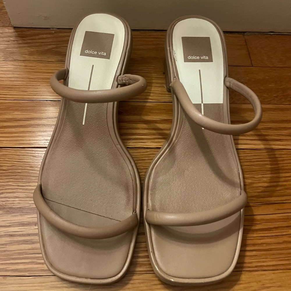 Women’s Dolce Vita Tan Sandals with small Block Heel